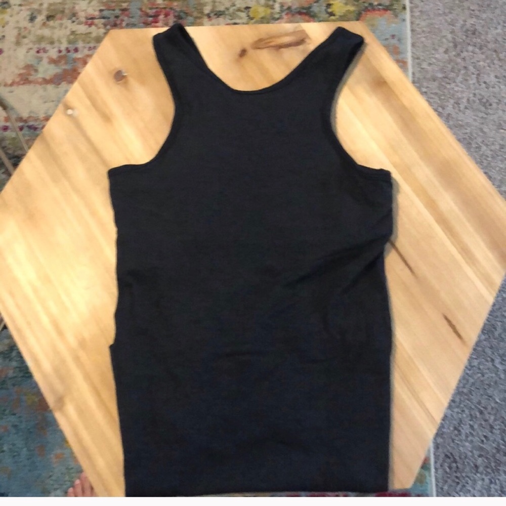 High neck Lululemon tank with built in bra size 4